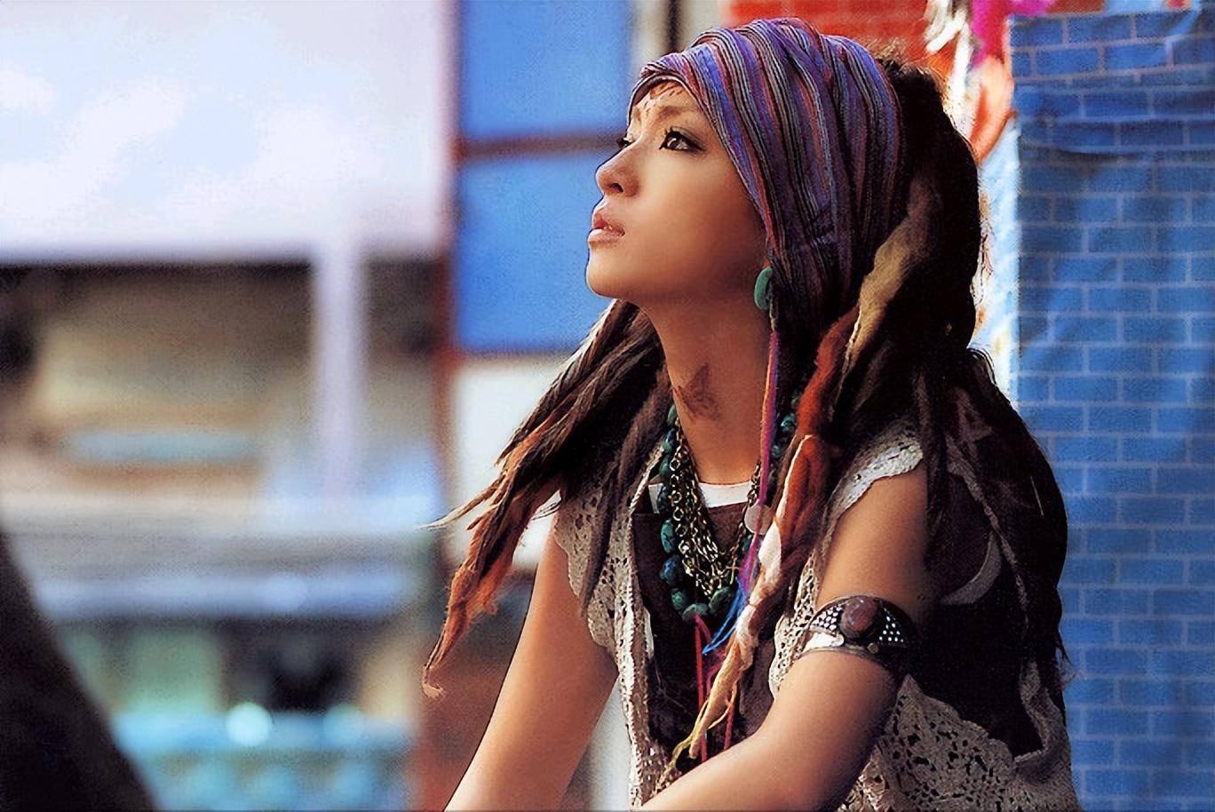 国外天后滨崎步:早年情路艰难,如今不结婚生二胎,孩子生父成谜_工作