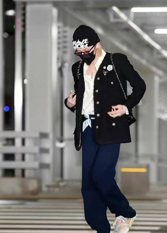 权志龙出国造型大爆火!