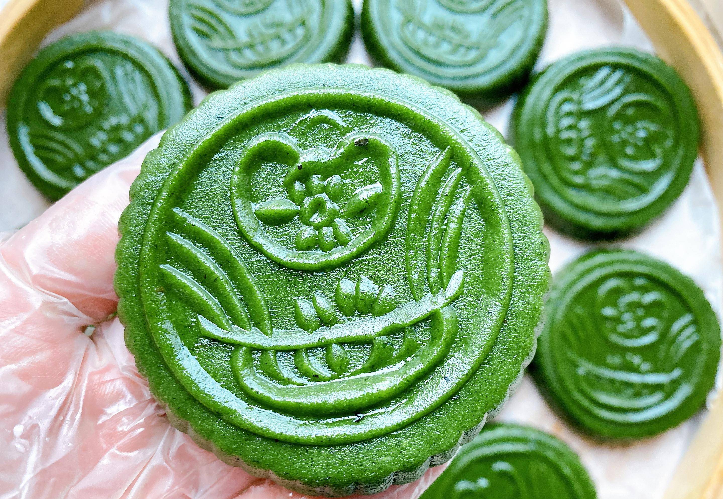 江西清明节吃的绿色饼图片