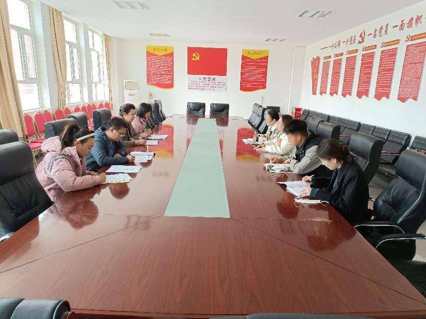 轮台县第二中学:教师展风采 赛课促成长_教学_物理_进行