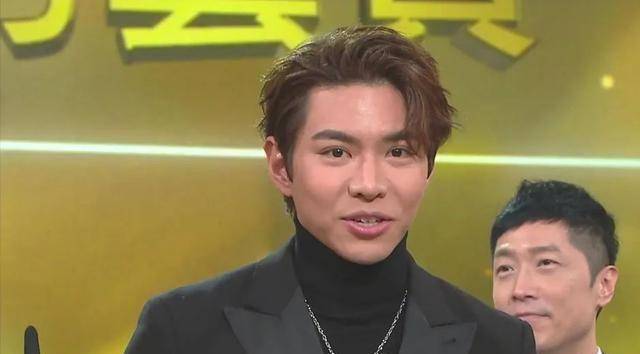 tvb千星2021颁奖礼惊喜,谭俊彦获影帝称号,林夏薇获影后_电视_秦沛