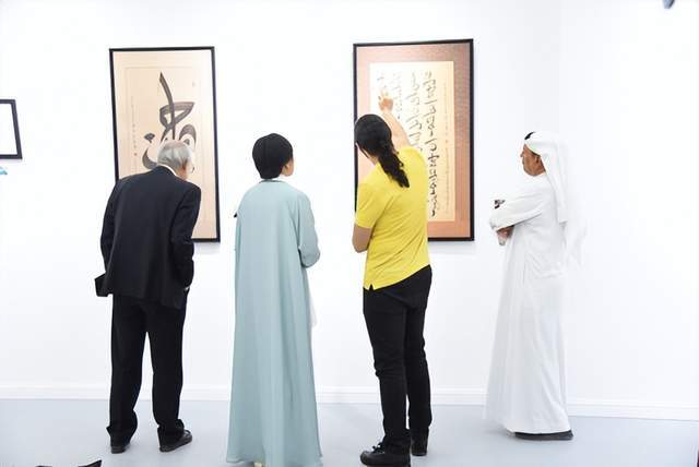 米广江:haji noor deen mi guangjiang中国著名阿拉伯语书法家.