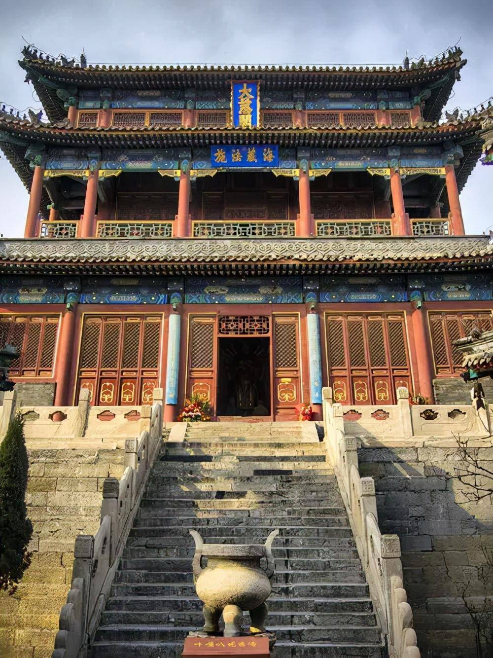 莲花池,总督府,还有那香火永远旺盛的真觉禅寺与大慈阁,昔日的繁华