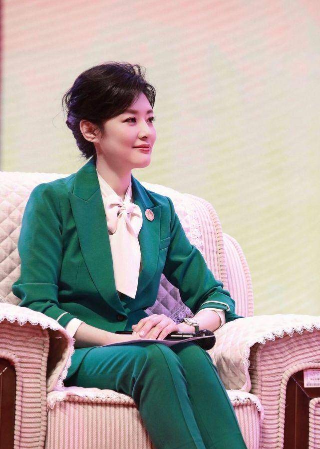 54岁周涛生图变得认不出!