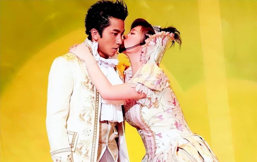 吴卓羲:遭张馨予借照逼宫,后与人妻泳池戏水自毁星途_照片_李元玲