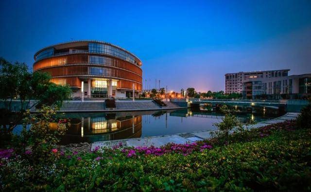 它的前身是上海船校,为何最终落户在镇江?_大学_高校_发展