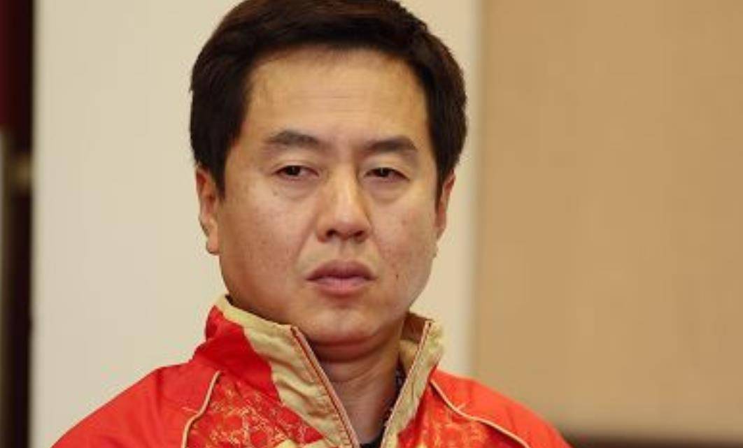 因和队友谈恋爱被开除,嫁给大23岁国乒主教练_李楠_施之皓_乒乓球
