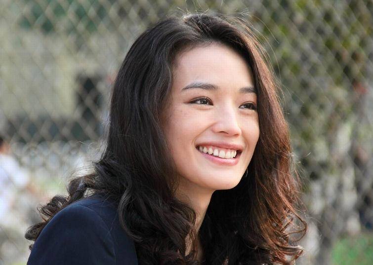 这6位厚唇女星,个个时尚万种_舒淇_钟丽缇_嘴唇