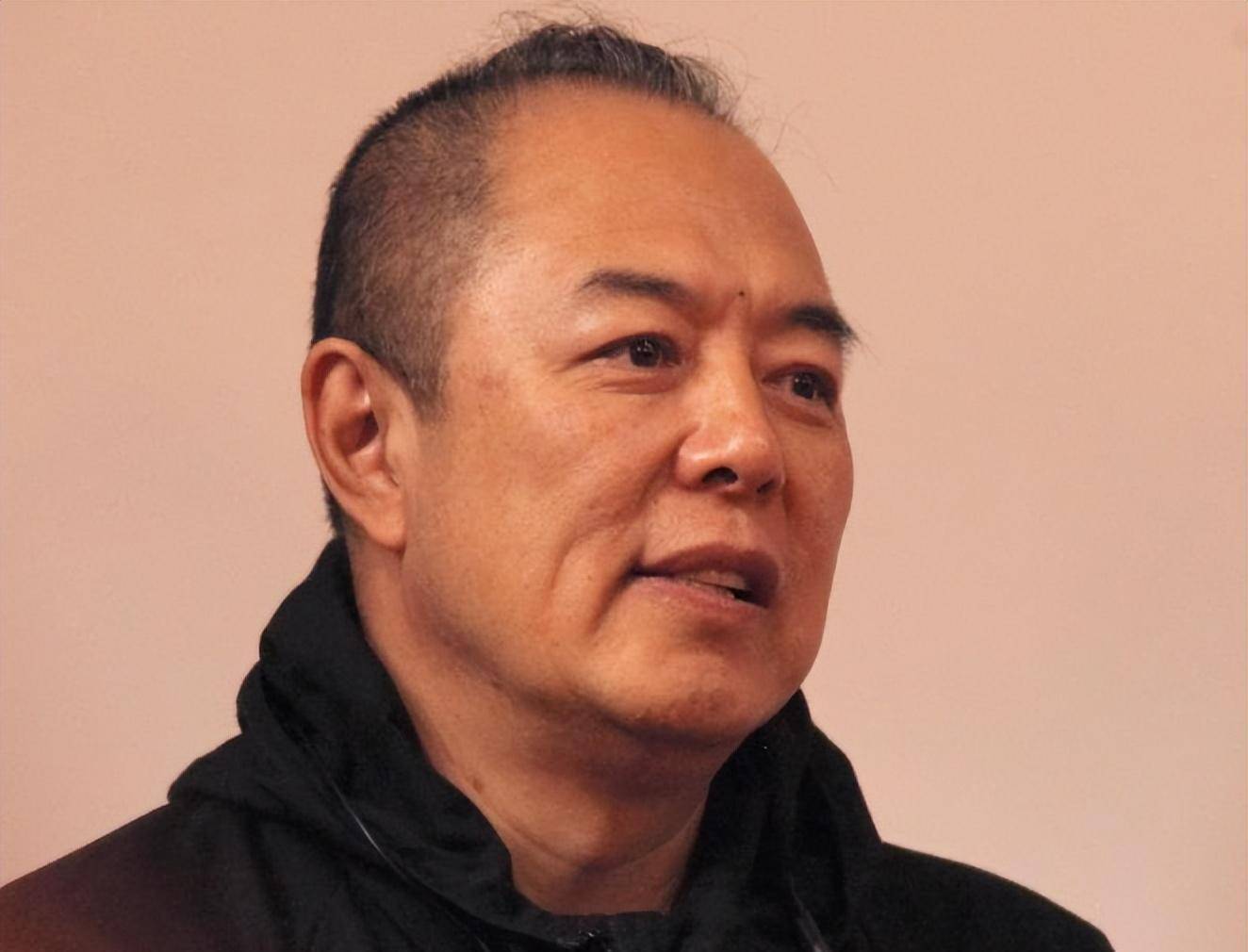 于是张铁林入组,开始了忙碌的投篮生活.