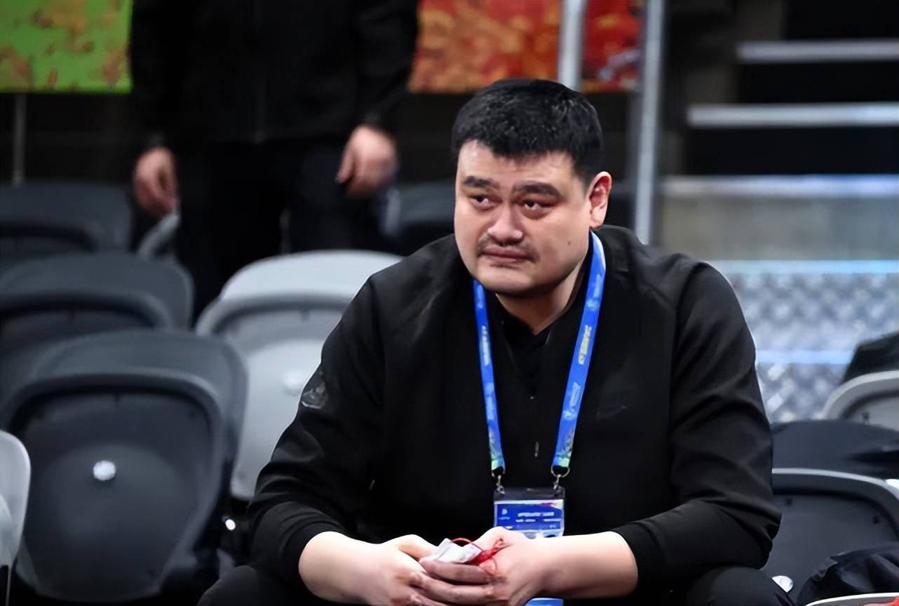 45岁张隆大事不妙,李梦做新决定,球迷期待_中国女篮_wcba_1