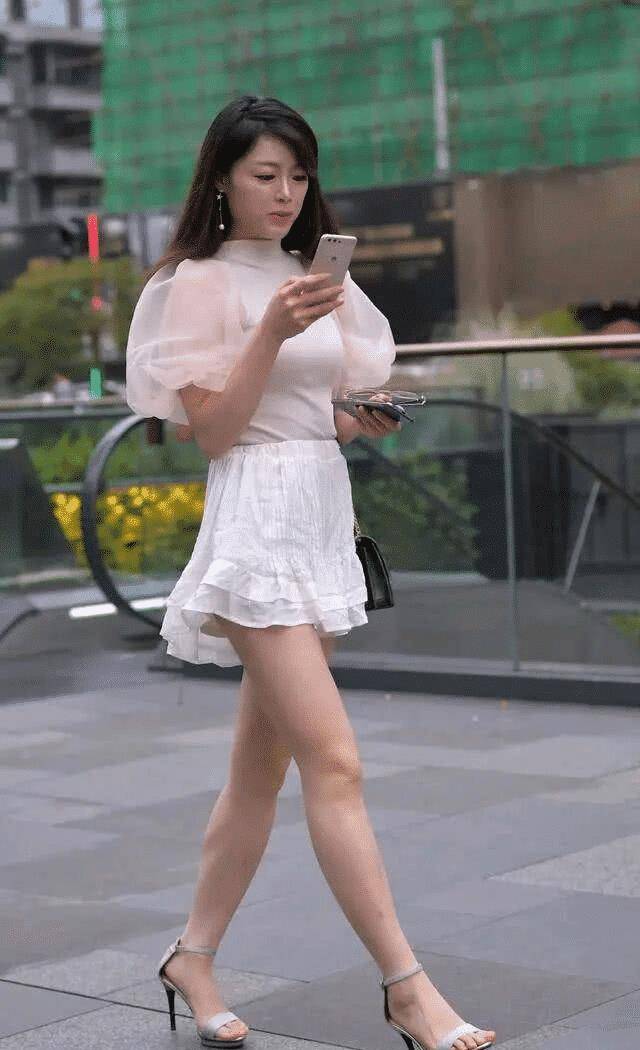 小姐姐会穿搭依旧可以穿出美丽青春的气质_阿姨_女孩子_粉红色