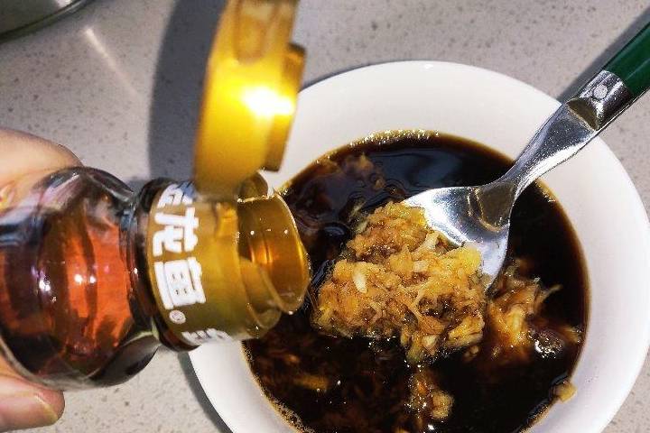 吃了30年的酱油蒜泥,辣椒油,还是老家做法最好吃_饺子_干辣椒_方法