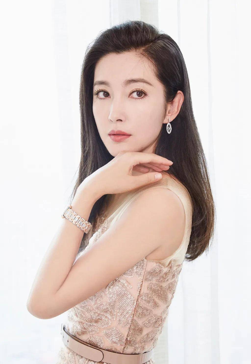 至今未婚的22位女星,有人爱情不断恋情稳定有人出道多年从无绯闻_代表