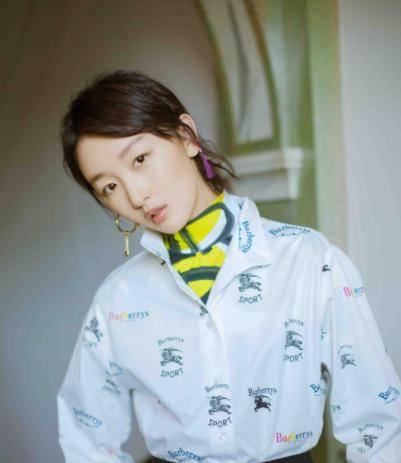 曾有某八卦媒体在社交平台上发布了一条动态,曝光了演员周冬雨的近况.