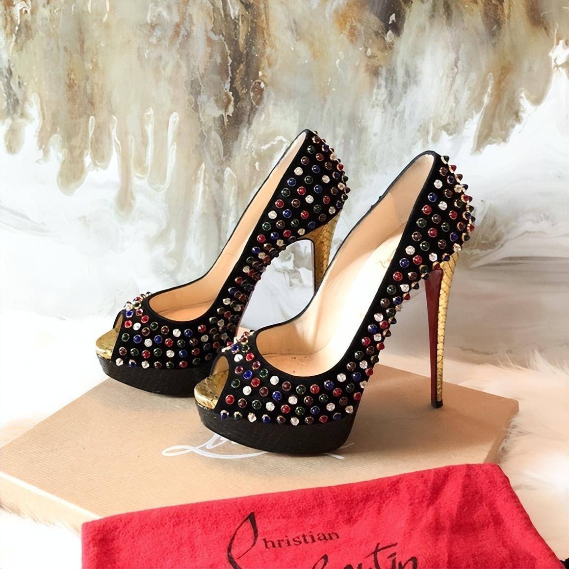 christian louboutin铆钉系列高跟鞋,你觉得哪款最时尚?