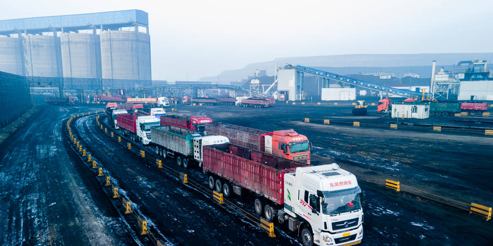 "淘金"新疆,物流车队下天山_疆煤_煤炭_能源