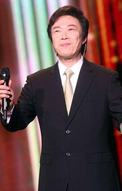 費玉清演唱會現場宣告結束40年藝齡:我會退的乾乾淨淨,不再出現_個人