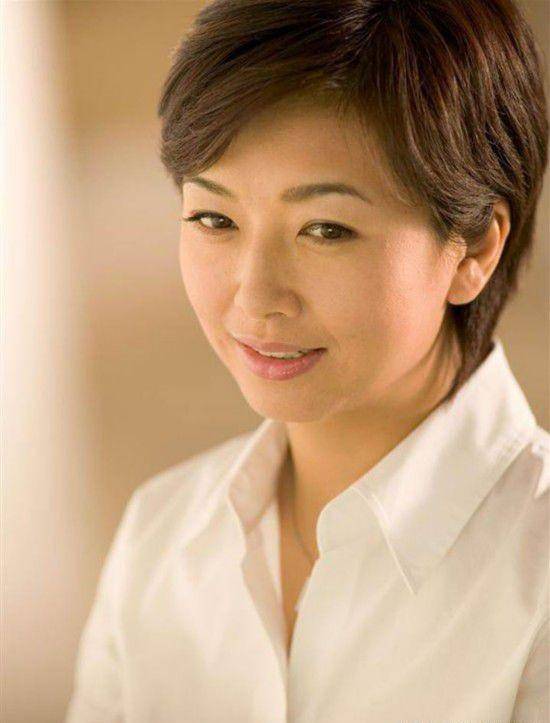 她爱情之路如《过把瘾》那般浓烈醉人,如今江珊依旧高雅迷人_岁月