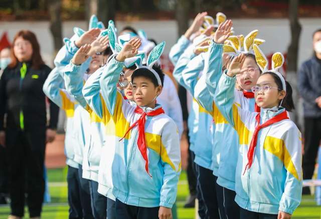 創意舞蹈亮相!建鄴區這所小學春季運動會童趣味十足!