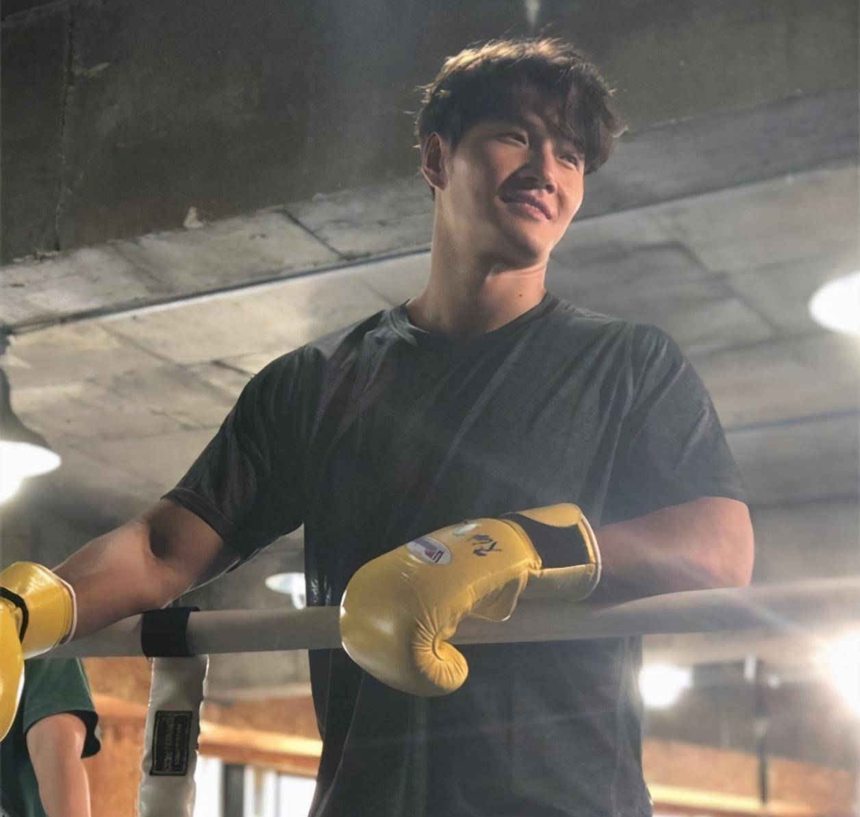 金钟国和jessi被迫相亲,因为一张纸二人互生好感,这对cp有点甜_男朋友