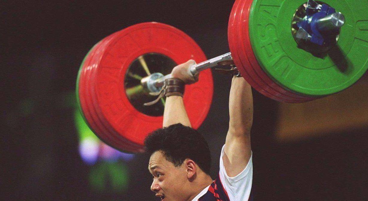 奥运冠军占旭刚近况:娶初恋空姐,今升任体育领导,官至副厅领导_举重