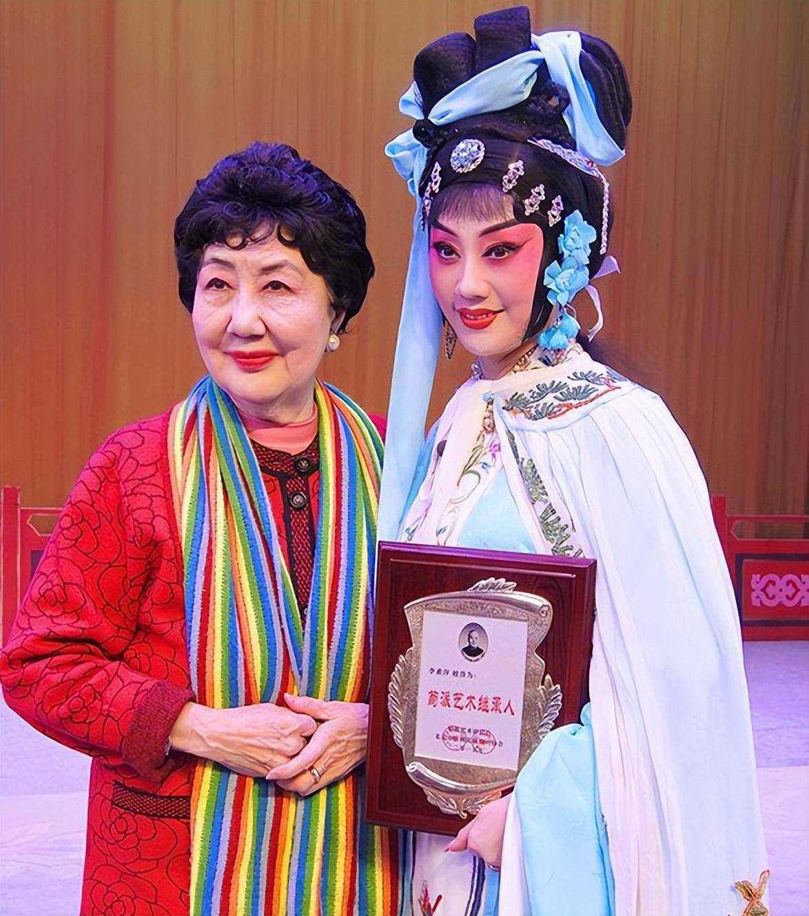 著名演员卢桂兰:前夫悲情离世,再婚带儿子嫁给知名特型演员_孙毓敏