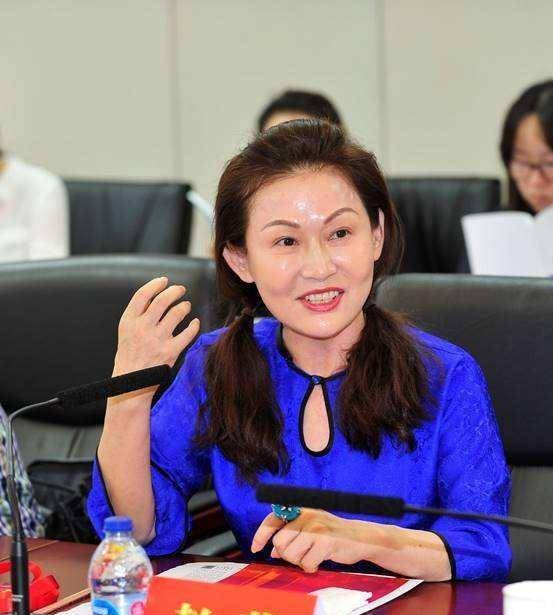 山东神秘女首富:20年豪赚500亿,掌控全球36%的市场,来历不简单_赵燕