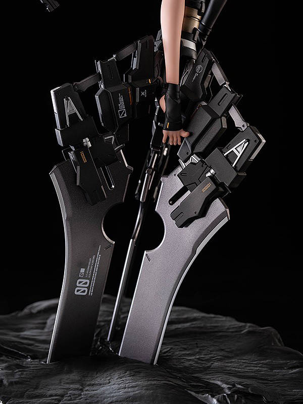 忠实地还原了插画,巨大的武器,随风飘扬的头发和服装等细节之处也不遗