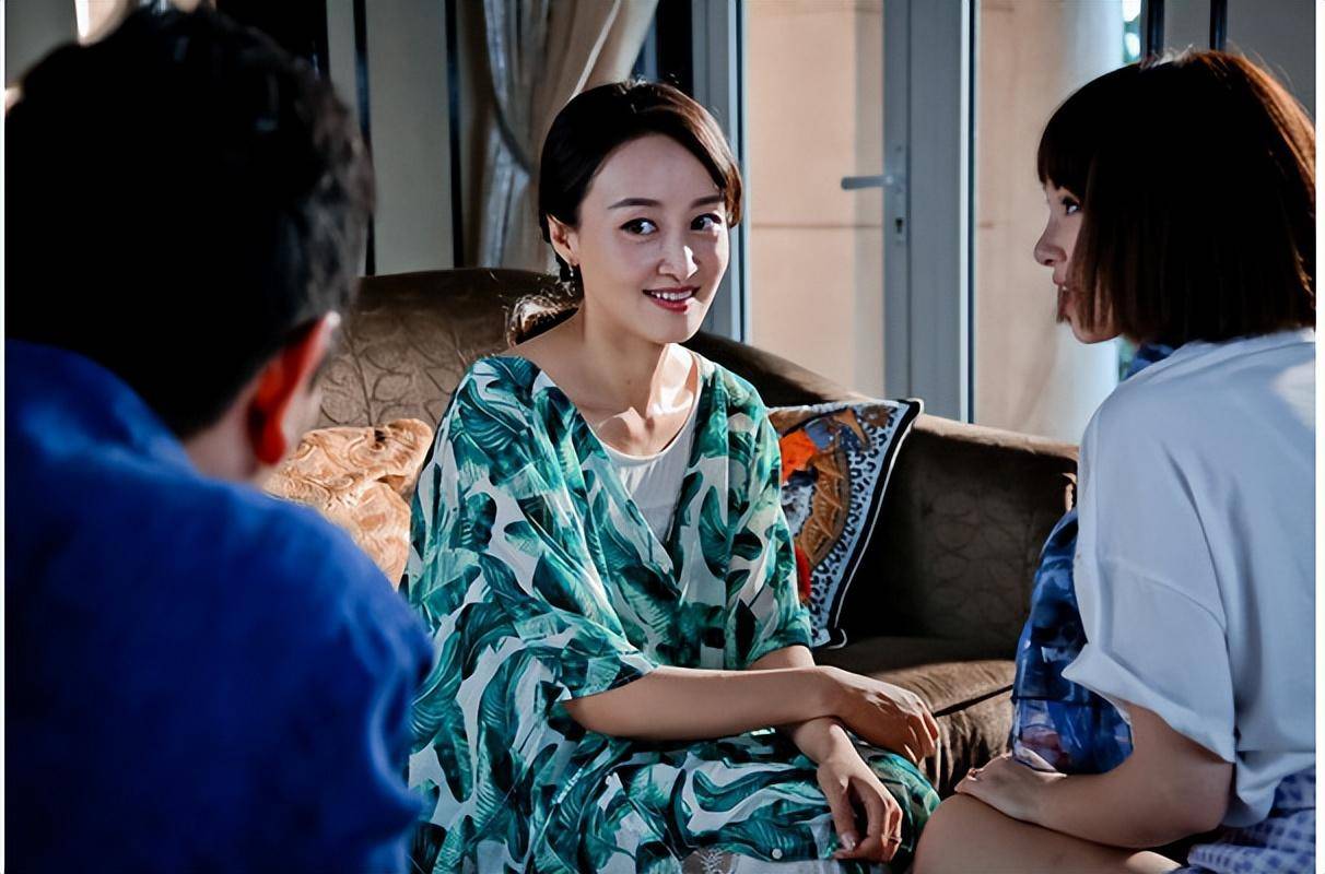 被传10年5段婚姻的赵子琪,46岁的她如今生活过得怎么样了_女儿_时尚