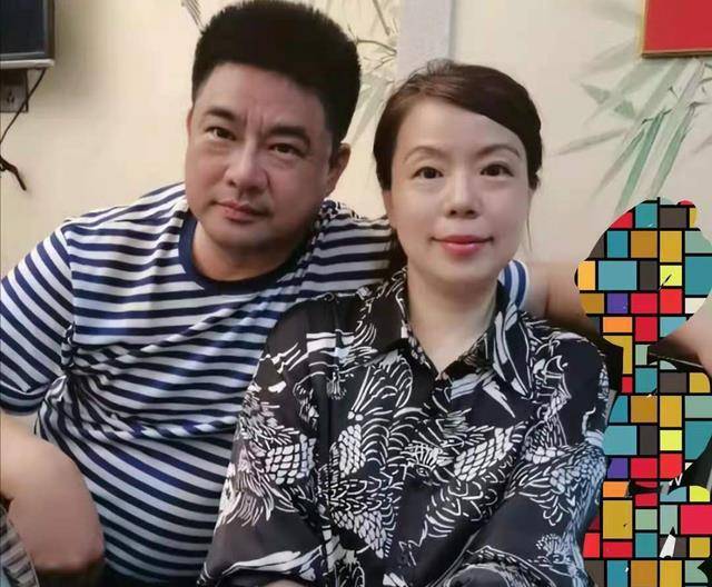 小七更新视频出现一陌生男士,和许敏关系非常亲密,酷似郭威,不是姚师