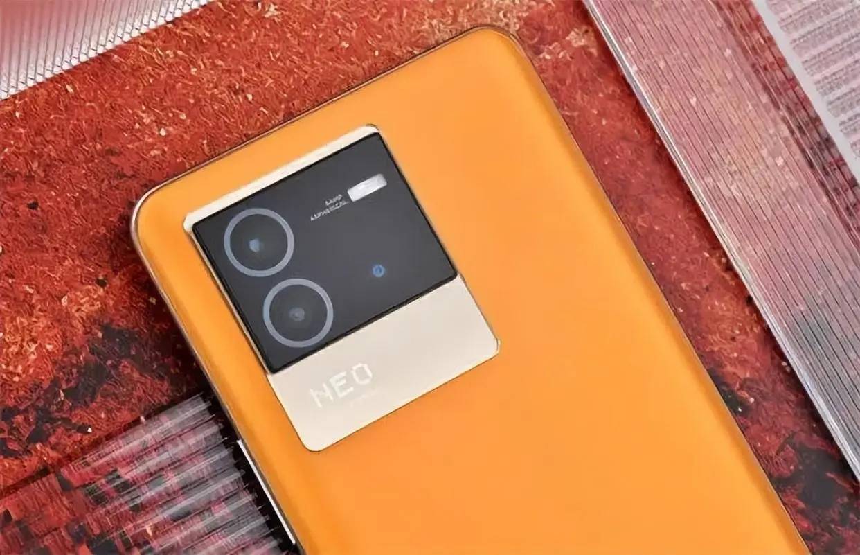 原创
            vivo终于妥协，12GB+512GB旗舰突降2350，80W闪充+OIS光学防抖3