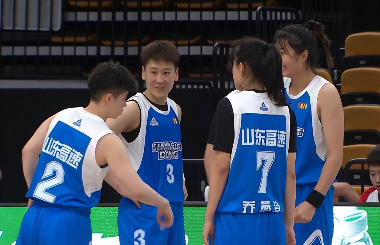 祝福山东女篮在今年的wcba赛场上有所成长有所收获!