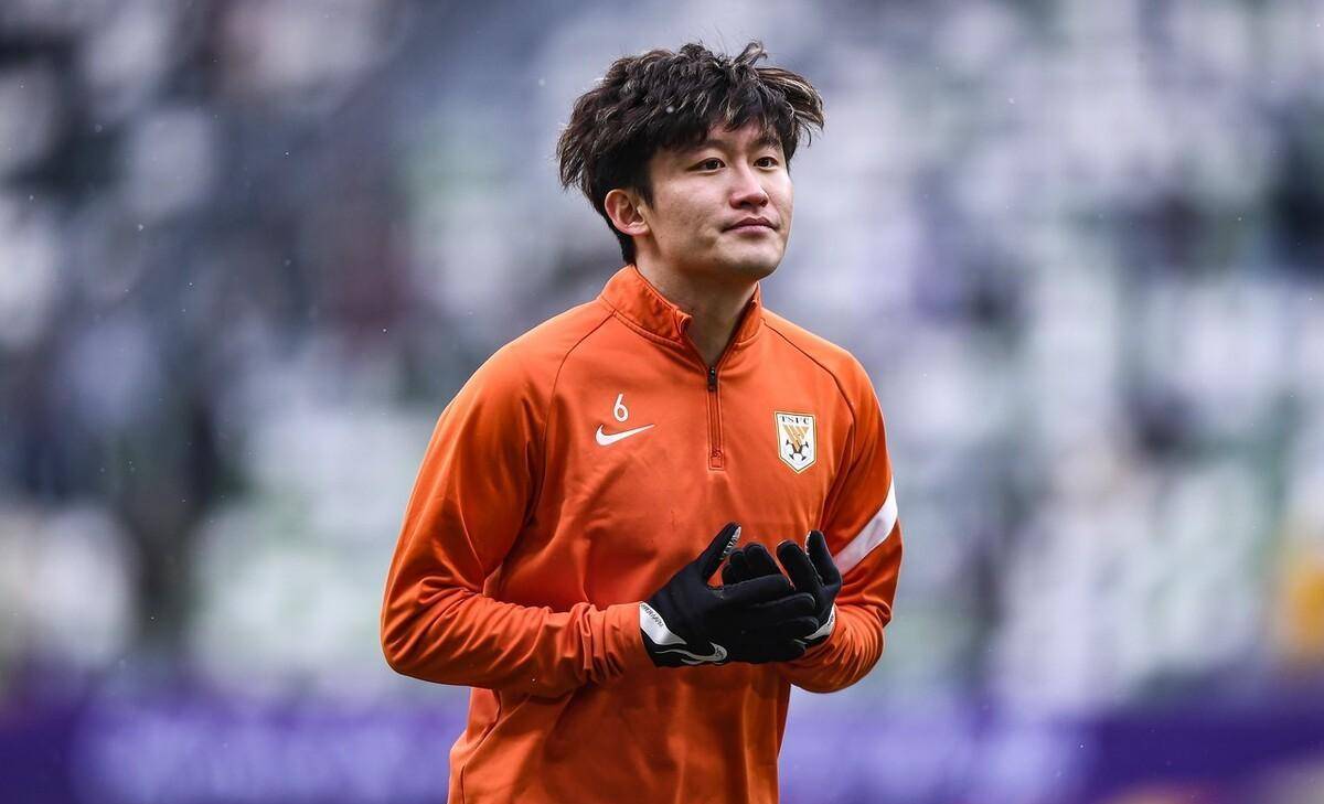 泰山队的这批新人签约后,王彤,廖力生,刘洋需要努力保首发了?