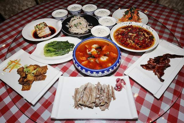 来甘肃旅游，4大名菜可别错过，道道美味，外地人必点
                
                 