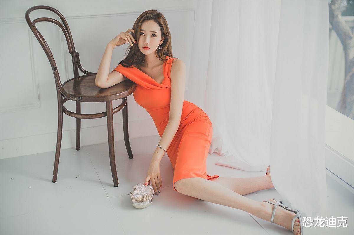 横图写真:性感迷人的长发模特,裙装模样太动人_横屏_时代_手机