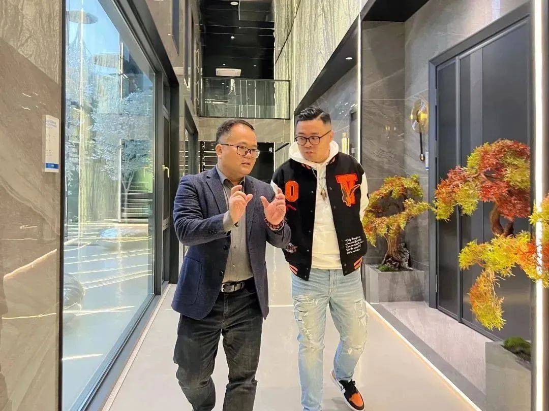 新标门窗×一兜糖 | 携手设计大咖金培,用一扇窗开启高品质生活图鉴