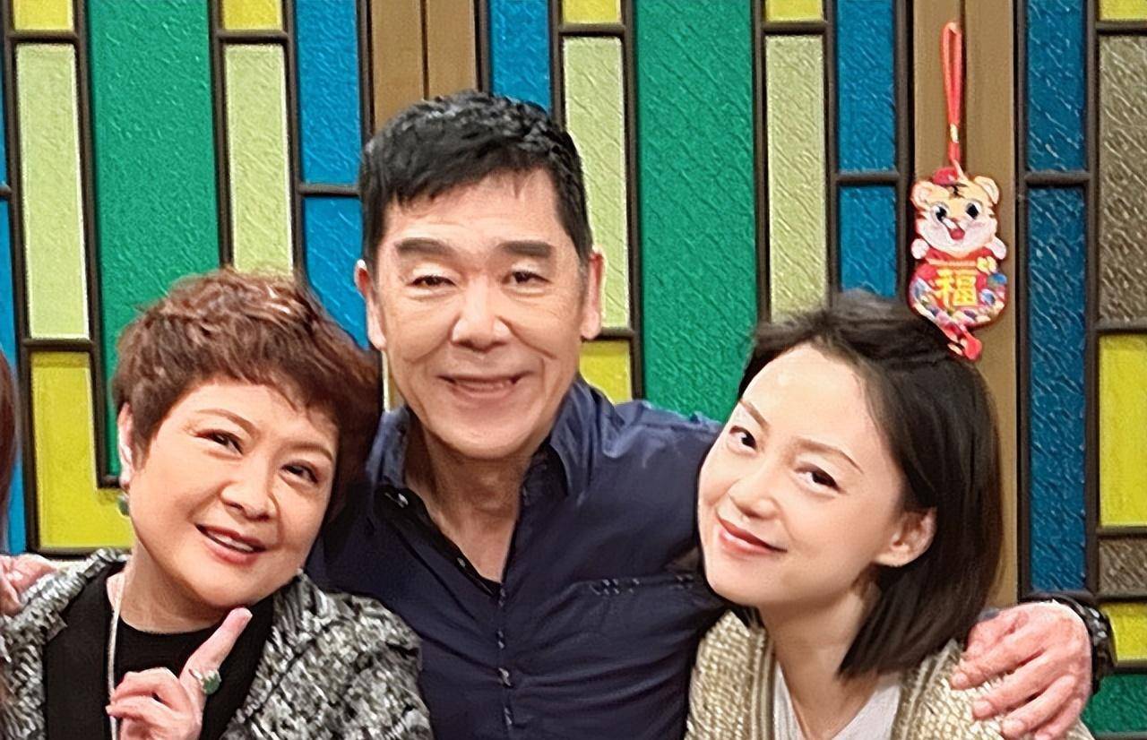 "康婶"黄锦裳化悲痛为力量,82岁的她成为了康家的定海神针_广东地区