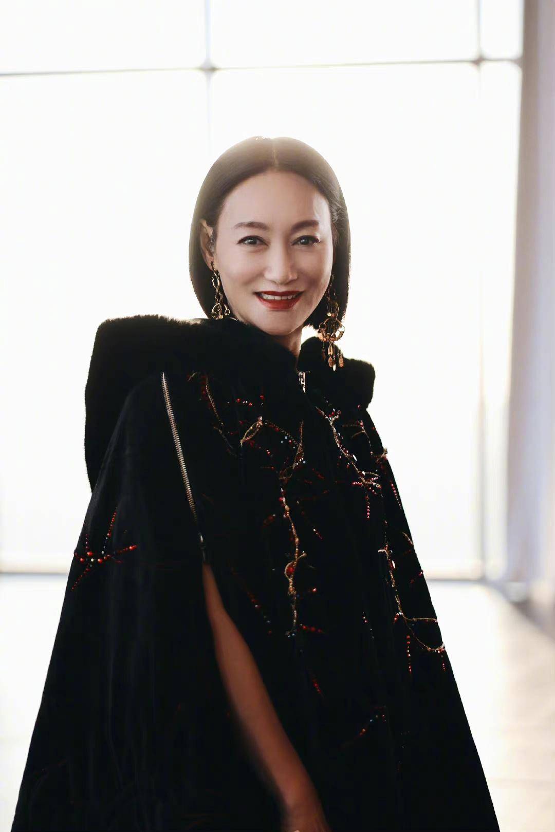 芭莎晚宴10位女星造型杨幂两套裙子高贵复古杨颖成森林精灵