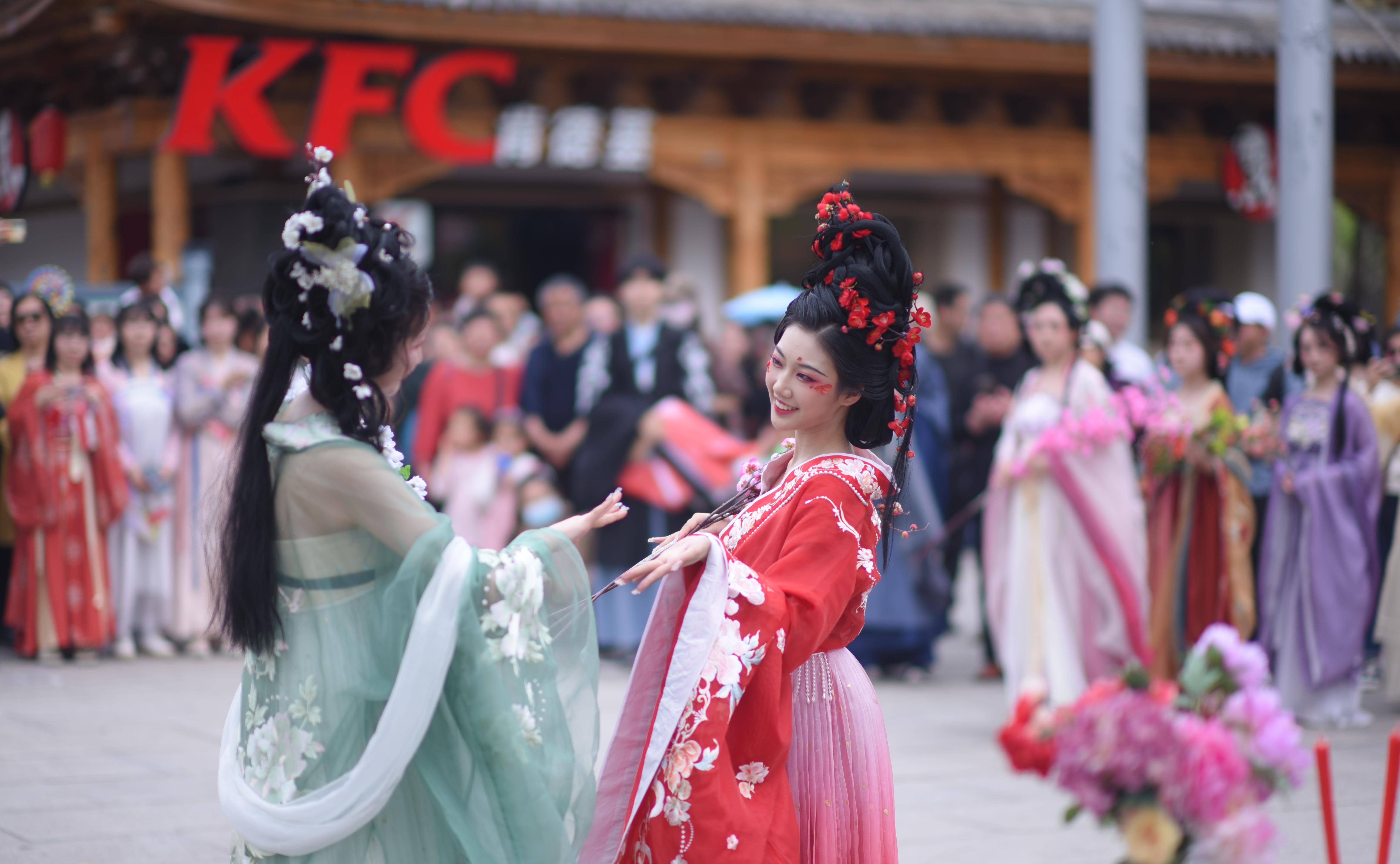 花朝节汉服秀,"十二花神"泛舟洋湖水街_爱好者_活动_祭祀