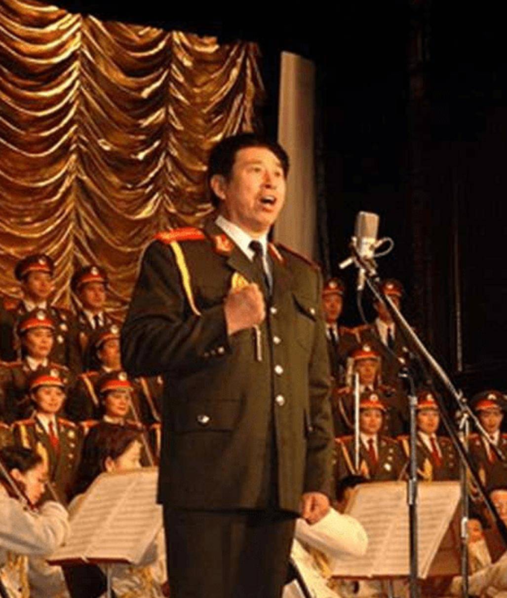 和"前任"殷秀梅,"现任"王秀芬的谜该解开了_总政歌舞团_父亲_连队