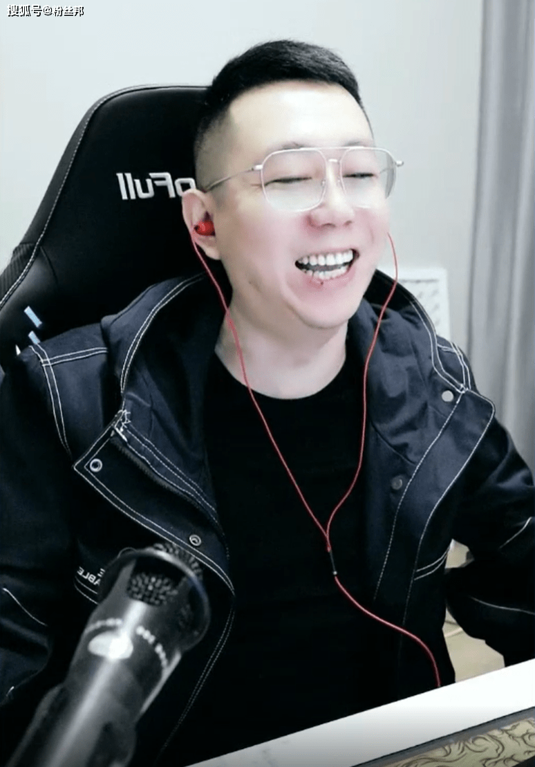 赵小磊跳槽人气平平,神豪0哥安排拆塔,王小源:他开庭我肯定去_直播