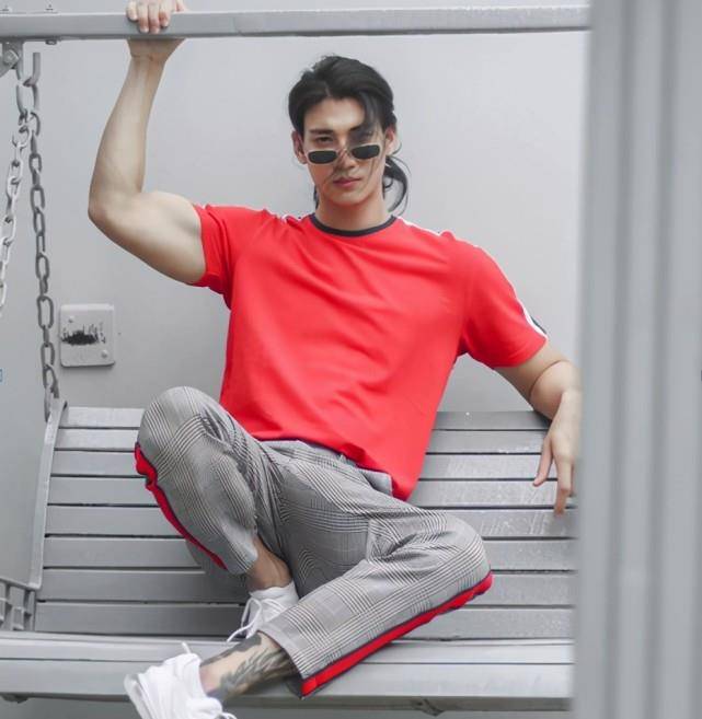 身高188cm缅甸男模,撞脸金城武,"海王"身材,火遍东南亚_健身_腹肌