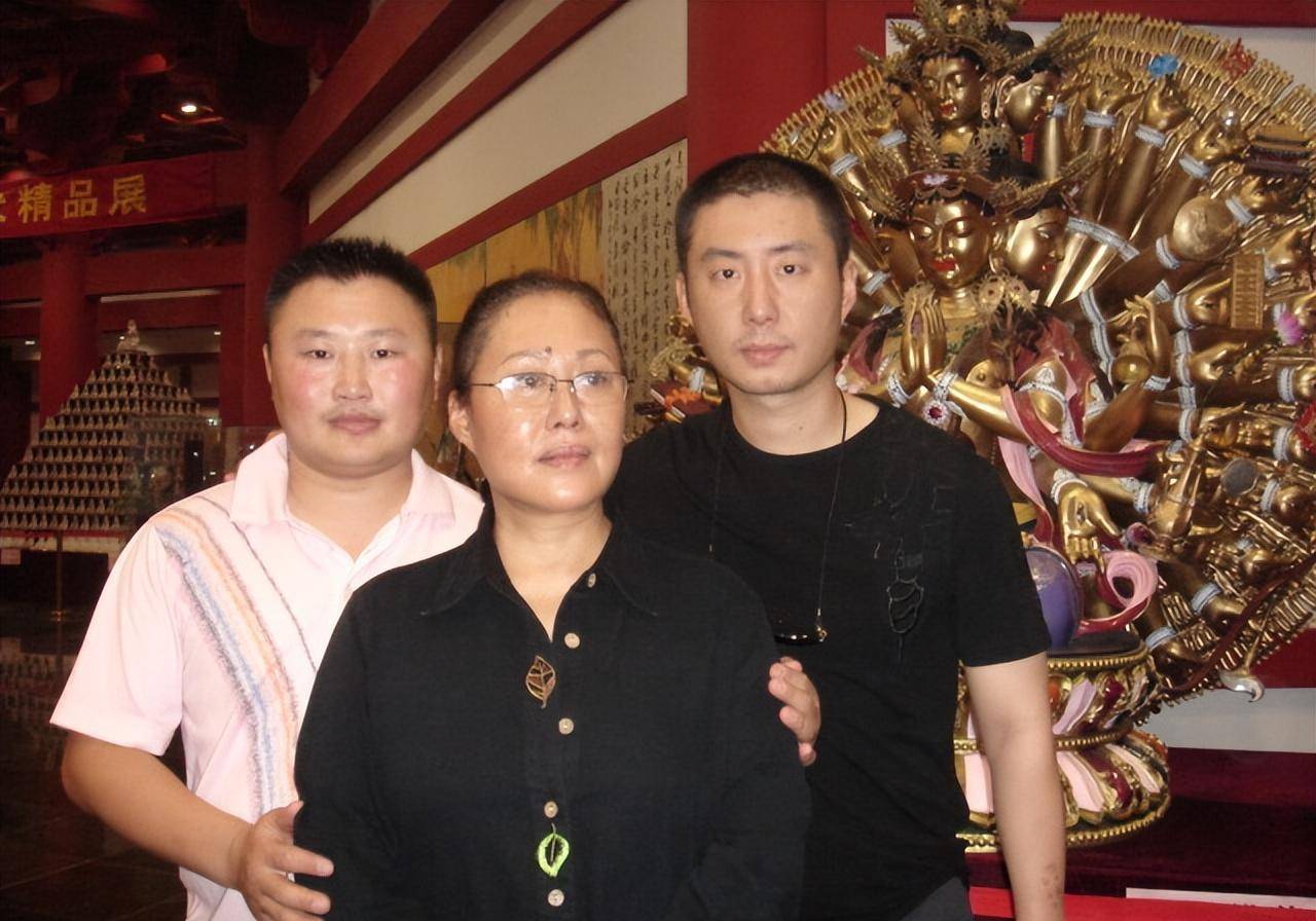 斯琴高娃之子孙铁:我沧桑的母亲,我的残废父亲,我的亲情含泪_儿子