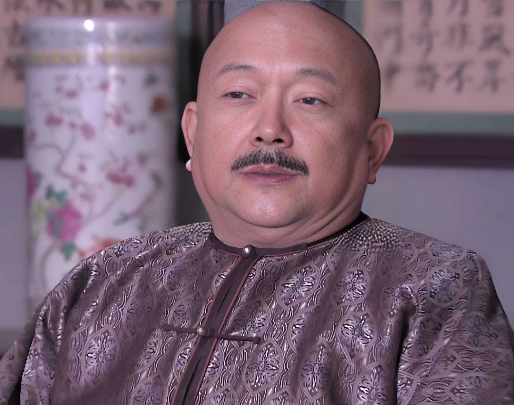 "和珅专业户"王刚清空账号,解散粉丝群_电视_北京_中国