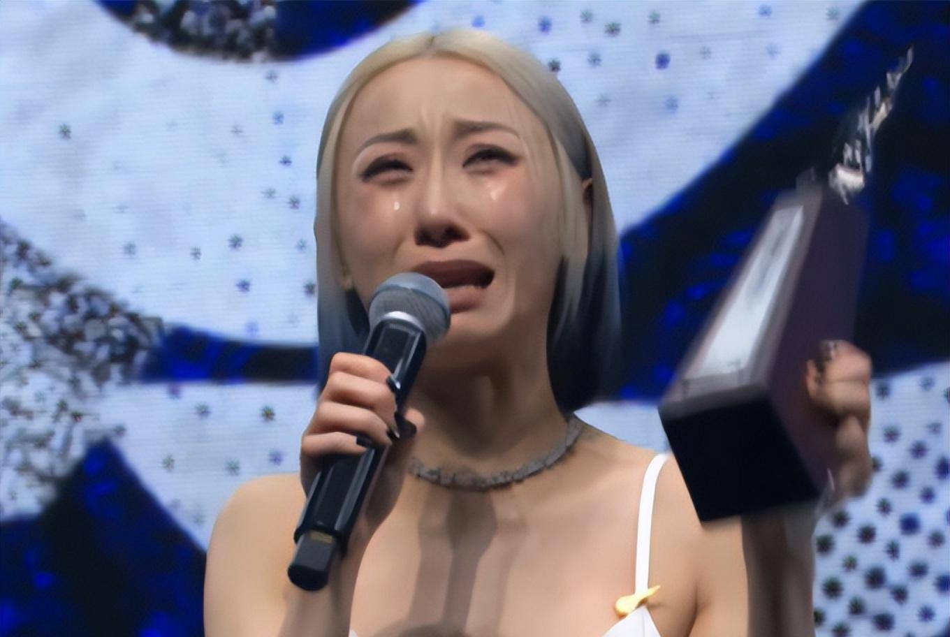 称不会生娃,与发型师男友已交往11年_ziv_工作_事业