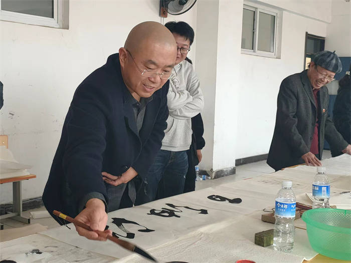 加强特色专业发展,丰润区七树庄中学书画家进校园_活动_名家_中华民族