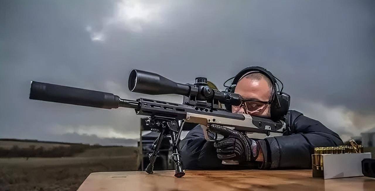 世界上最短的狙击步枪:沙漠科技隐形侦察兵srs-a2隐蔽型狙击步枪