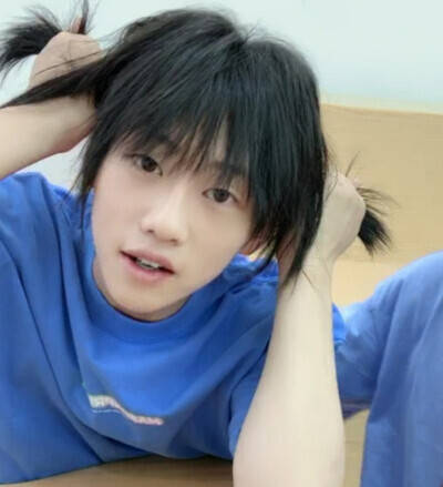 李润祺塌房,被扒7位伴侣有男有女,堪称现实版韦小宝.