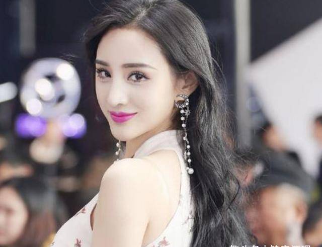 一美腿车模",穿旗袍大秀曲线玲珑,网友:太让人羡慕了_身材_运动_漂亮