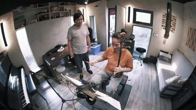 音频录制在音乐表达上,该曲围绕主题《筝锋》充分传达了传统与现代的